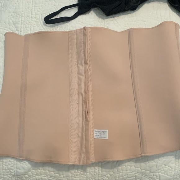 Unique Lingerie Front Latching Size XXL - Picture 2 of 10